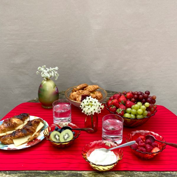 Dixie Table Runner Red Breakfast One Nine Eight Five Website