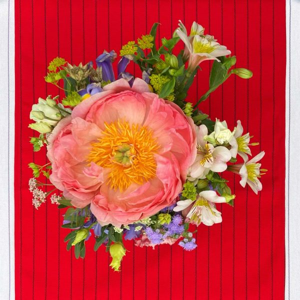 Dixie-Table-Runner-Red-Flower-Detail-Sq-One-Nine-Eight-Five-300dpi